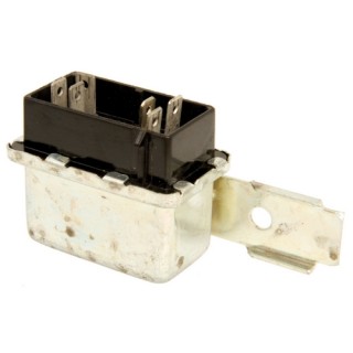 RELAY RADIATOR FAN CHRY # 4221615 88-85 RELAY RADIATOR FAN CHRY # 4221615 88-85
